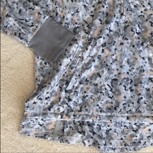 Lululemon Grey Lightened Up Pullover 1/2 Zip - Picture 4 of 8